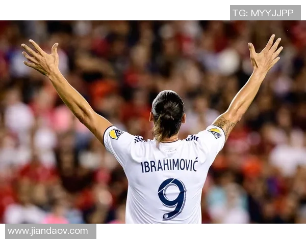 全屏足球明星背影壁纸尽显运动魅力与个性风采的视觉盛宴 全屏足球明星背影壁纸尽显运动魅力与个性风采的视觉盛宴