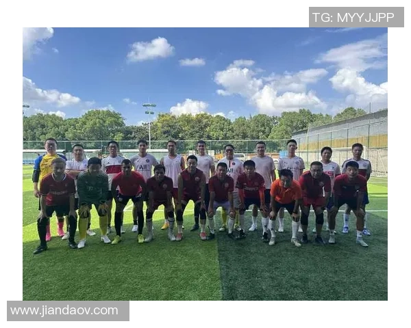 南京足球队默契配合解析：战术与团队协作的完美结合