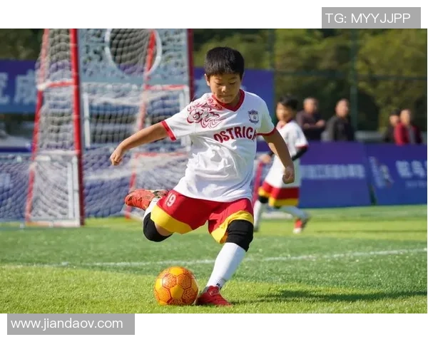 足球讲授：探索技术战术与心理素质在比赛中的重要性与应用